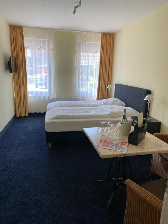 Nordseehotel Benser Hof Am Hafen Бензерзиль Экстерьер фото