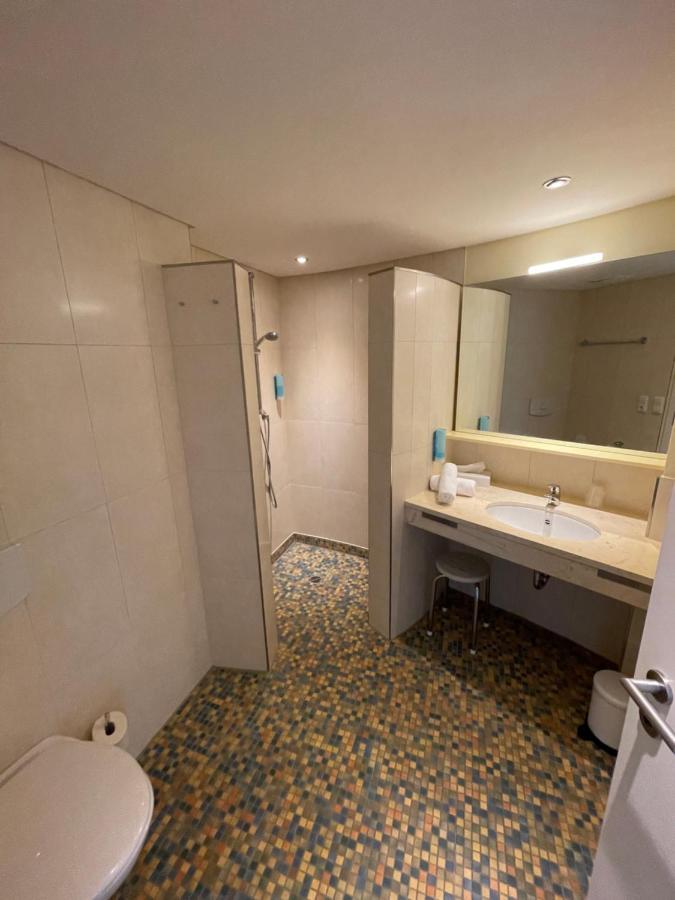 Nordseehotel Benser Hof Am Hafen Бензерзиль Экстерьер фото