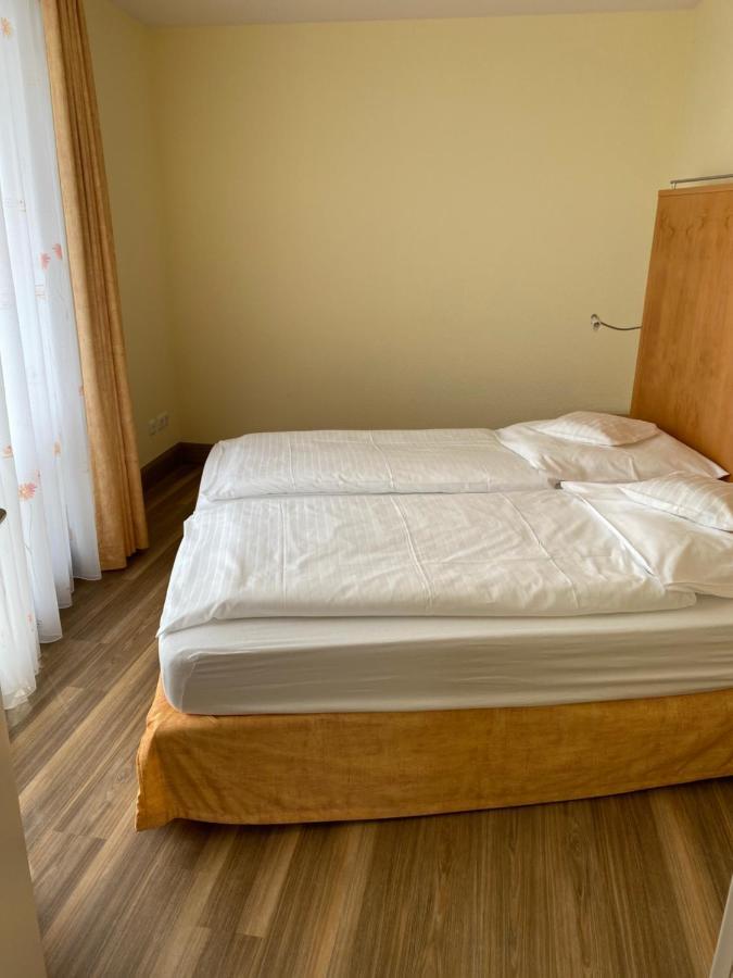 Nordseehotel Benser Hof Am Hafen Бензерзиль Экстерьер фото