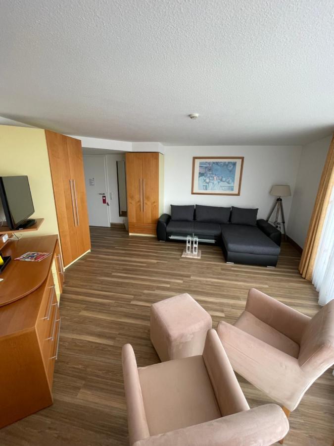 Nordseehotel Benser Hof Am Hafen Бензерзиль Экстерьер фото