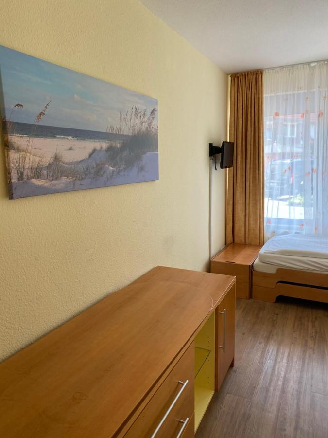 Nordseehotel Benser Hof Am Hafen Бензерзиль Экстерьер фото