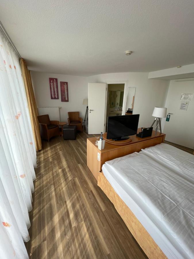 Nordseehotel Benser Hof Am Hafen Бензерзиль Экстерьер фото