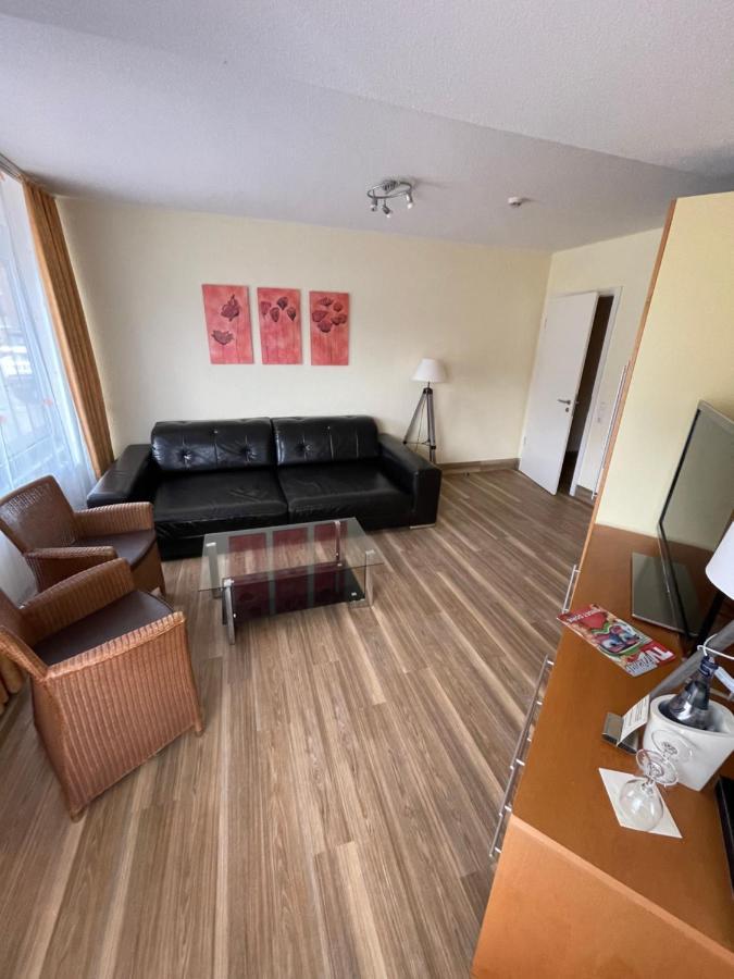 Nordseehotel Benser Hof Am Hafen Бензерзиль Экстерьер фото