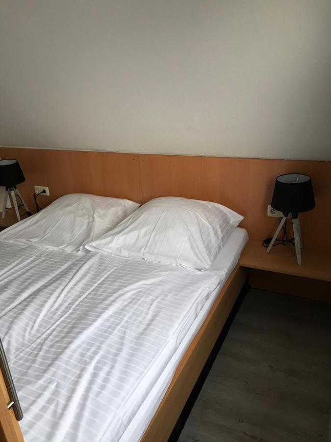 Nordseehotel Benser Hof Am Hafen Бензерзиль Экстерьер фото