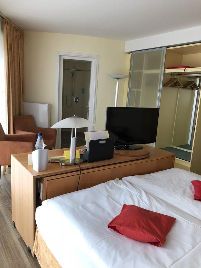 Nordseehotel Benser Hof Am Hafen Бензерзиль Экстерьер фото