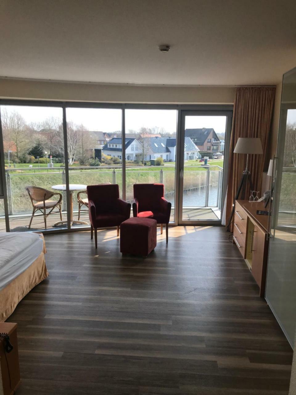 Nordseehotel Benser Hof Am Hafen Бензерзиль Экстерьер фото
