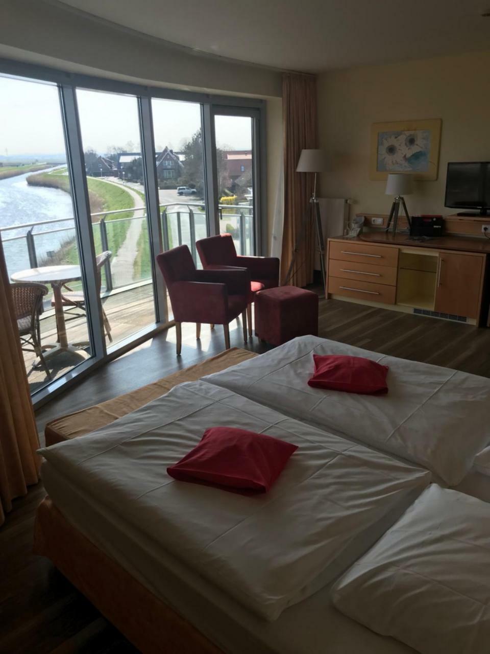 Nordseehotel Benser Hof Am Hafen Бензерзиль Экстерьер фото