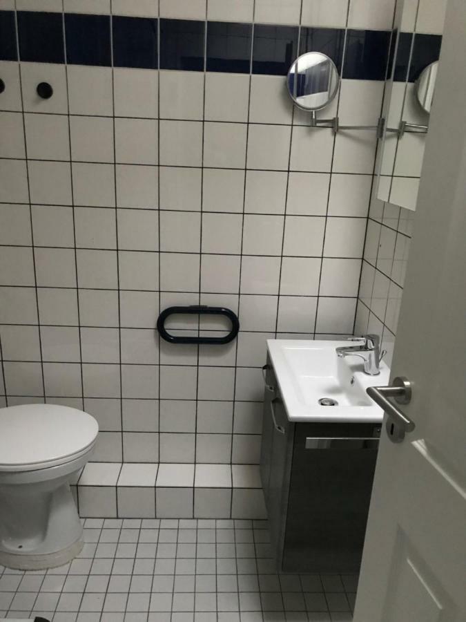 Nordseehotel Benser Hof Am Hafen Бензерзиль Экстерьер фото
